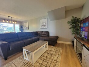 7 Hudson Pl in Ithaca, NY - Building Photo - Building Photo