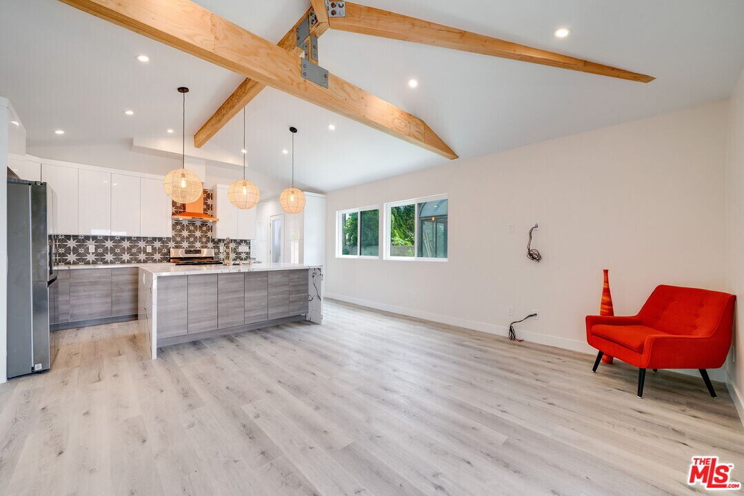 9706 S 6th Ave-Unit -B in Inglewood, CA - Building Photo