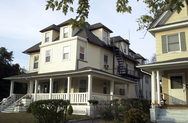 307 8th Ave in Asbury Park, NJ - Building Photo - Building Photo