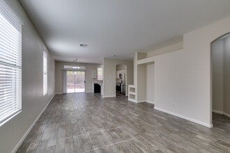 1421 Hometown Ave in Henderson, NV - Building Photo - Building Photo