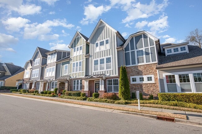 708 Fallon Grove Way in Raleigh, NC - Building Photo - Building Photo