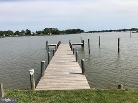 660 Shore Dr in Colonial Beach, VA - Building Photo