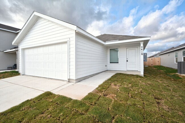 2418 Legends Crk in New Braunfels, TX - Building Photo - Building Photo