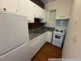 50 S Huntington Ave in Boston, MA - Building Photo