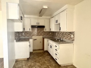 974 Figueroa Terrace in Los Angeles, CA - Building Photo - Building Photo