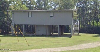 10633 Woolmarket Lake Rd in Biloxi, MS - Building Photo