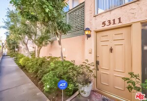 5311 Coldwater Canyon Ave in Los Angeles, CA - Building Photo