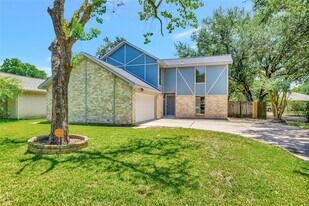619 Leicester Ln in Houston, TX - Building Photo