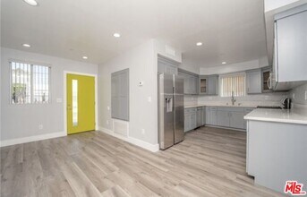 1346 E Vernon Ave in Los Angeles, CA - Building Photo - Building Photo