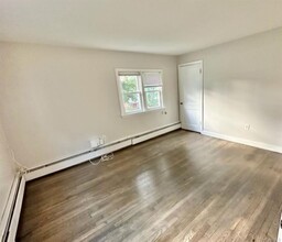 4 Riverview Ave-Unit -2 in New Windsor, NY - Building Photo - Building Photo