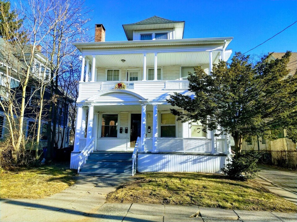 83 Norton St-Unit -3rd Floor in New Haven, CT - Building Photo