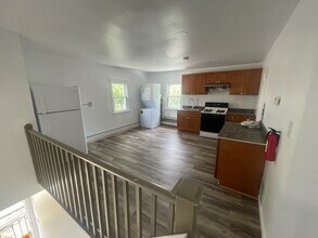 1721 Ferndale Ave, Unit 2 in Roslyn, PA - Building Photo - Building Photo