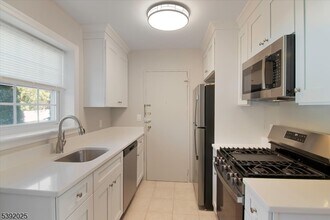 159 Ridge Rd in Cedar Grove, NJ - Building Photo - Building Photo