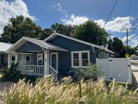 212 W North Bay St in Tampa, FL - Building Photo