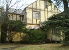 2002 E Main St in Mohegan Lake, NY - Building Photo