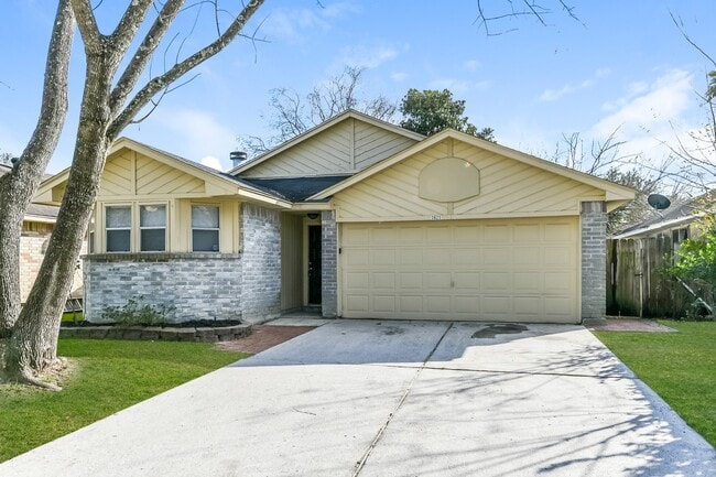 3823 Ebury Dr in Houston, TX - Building Photo - Building Photo