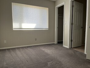 4572 S Crystal Way in Aurora, CO - Building Photo - Building Photo