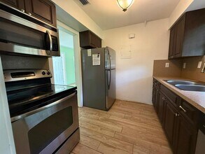 2957 NW 6th Ave in Wilton Manors, FL - Building Photo - Building Photo