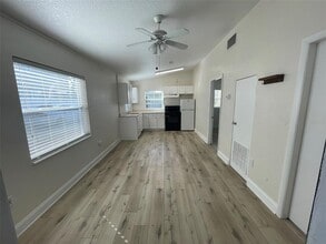 2612 Coolidge Ave in Orlando, FL - Building Photo - Building Photo