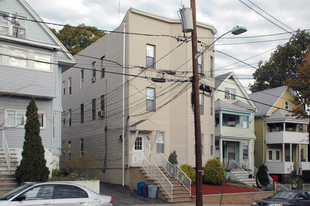 98 Grant St in Passaic, NJ - Building Photo