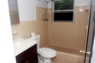 728 SE 19th Ave in Deerfield Beach, FL - Building Photo - Building Photo