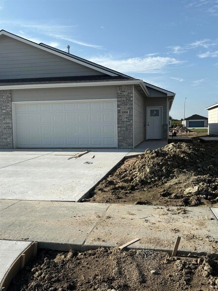 12938 E Blake St in Wichita, KS - Building Photo