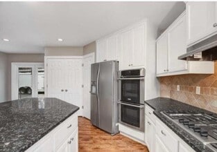 1809 Baker Park Rd in Maple Plain, MN - Building Photo - Building Photo