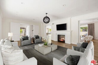 1214 Coldwater Canyon Dr in Beverly Hills, CA - Building Photo - Building Photo