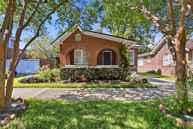 property at 2614 Dellwood Ave