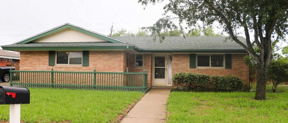 118 Catalina Cir in Portland, TX - Building Photo