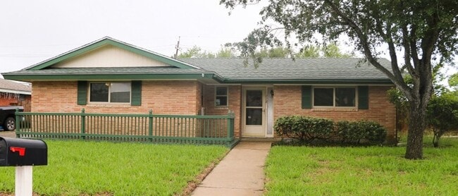 property at 118 Catalina Cir
