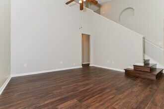 1235 Pat Patterson Ct in Apopka, FL - Foto de edificio - Building Photo