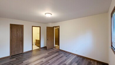 600 Crescenzo Ct in New Lenox, IL - Building Photo - Building Photo