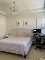 31 Larkfield in Irvine, CA - Building Photo