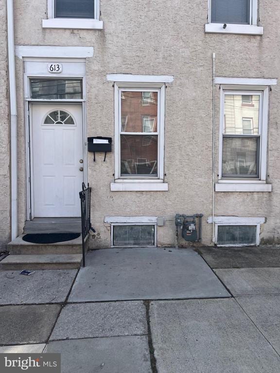 property at 613 Green St