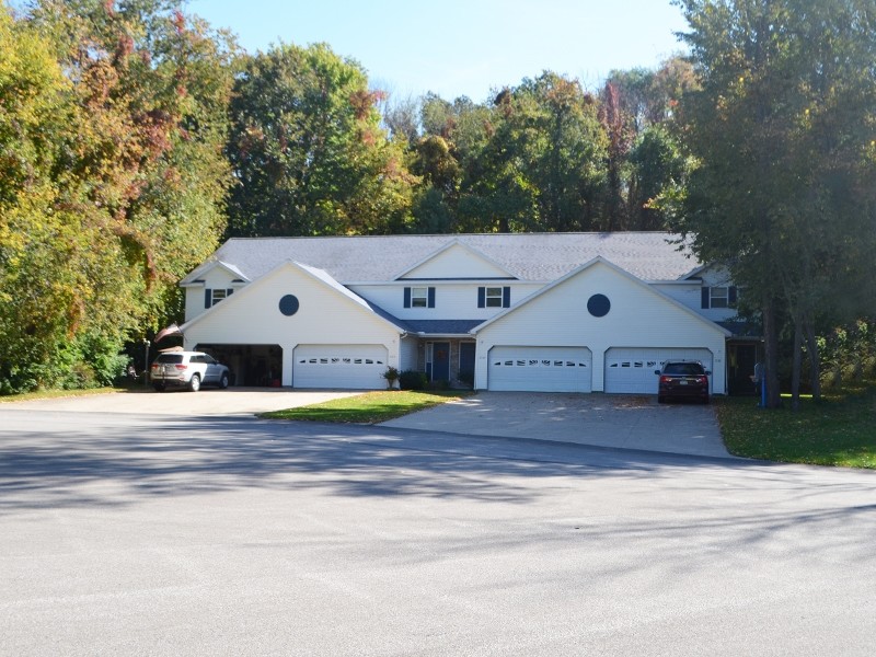 Jacob Lane in Fairview, PA - Foto de edificio