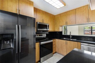 200 City View Dr in Fort Lauderdale, FL - Building Photo - Building Photo