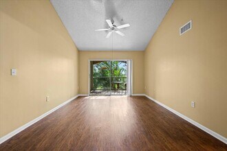 272 Village Blvd in Tequesta, FL - Building Photo - Building Photo