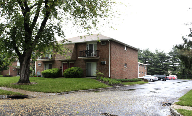 Franklin Arms in Lawrenceville, NJ - Building Photo - Building Photo