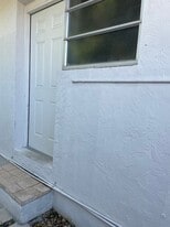 2815 SW 37th Ct, Unit 2 in Miami, FL - Building Photo