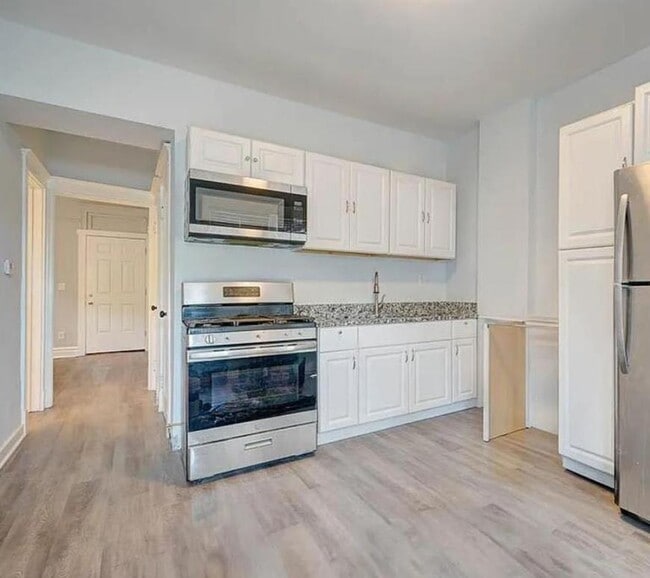 property at 3649 W Montrose Ave