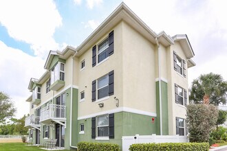 Orchid Grove in Homestead, FL - Building Photo - Building Photo