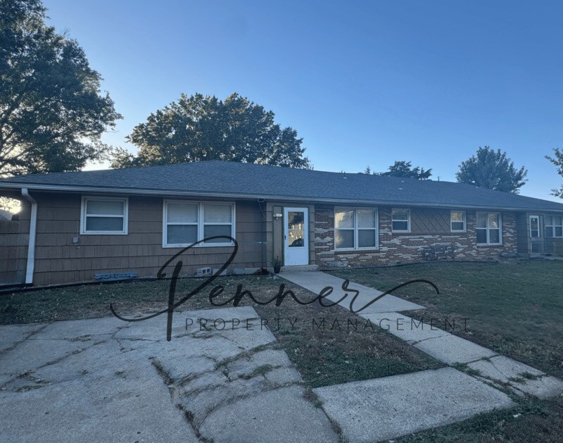 12616 Jackson Ave in Grandview, MO - Building Photo