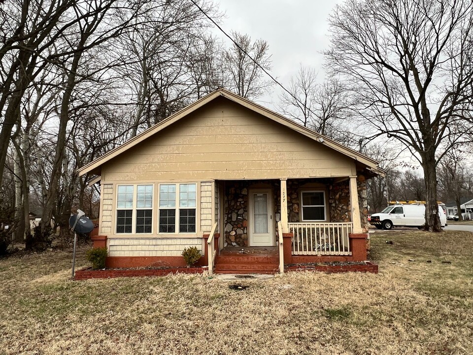 1457 E 24th St N in Springfield, MO - Building Photo