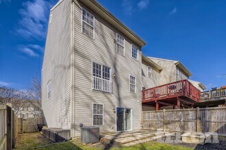 4112 Brown Bark Cir in Randallstown, MD - Foto de edificio - Building Photo