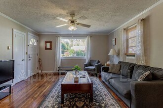 4 Long Hill St in Greenville, SC - Building Photo - Building Photo