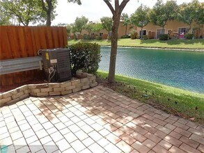 4933 Tradewinds Ter in Fort Lauderdale, FL - Building Photo - Building Photo