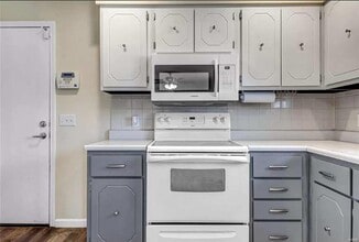 1079 Crestwood Ln in O'Fallon, MO - Foto de edificio - Building Photo