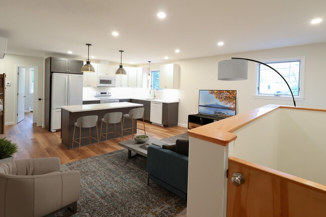 6 Bennett Rd, Unit A in Yarmouth, ME - Foto de edificio - Building Photo