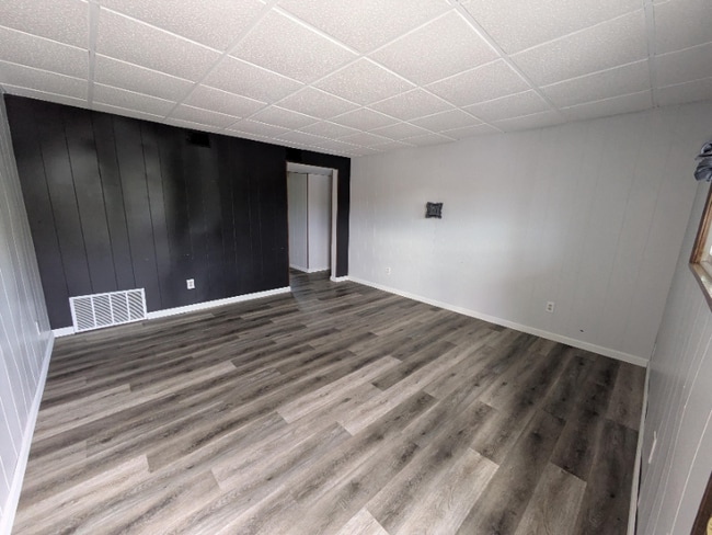 209 W Oak St in Ellettsville, IN - Building Photo - Building Photo